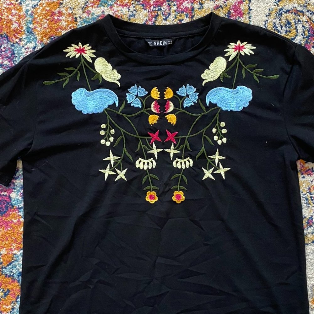 Embroidered Floral Black Shirt - Sz Small